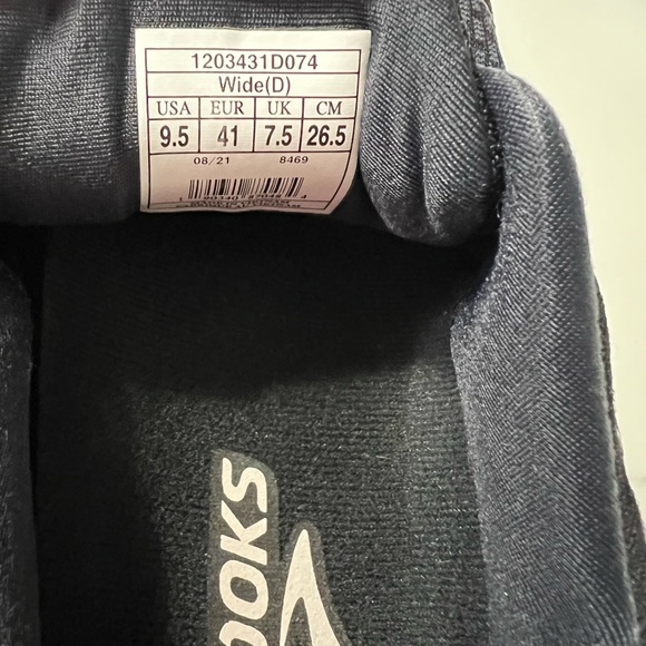 Women’s Brooks glycerin 19 running sneakers in GUC. - Picture 5 of 9